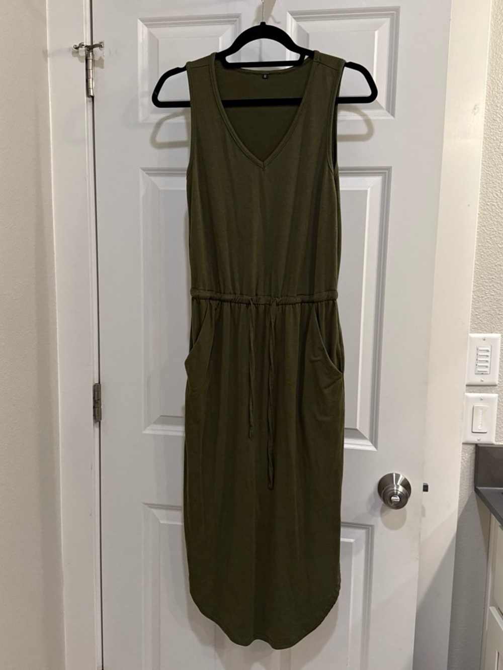 SHEIN Olive Green Sleeveless V-Neck Maxi Dress with Drawstring